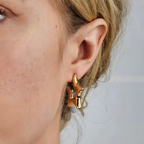 NEW 18K Gold Filled Star Tube Hoop Earrings - Picture 6 of 7